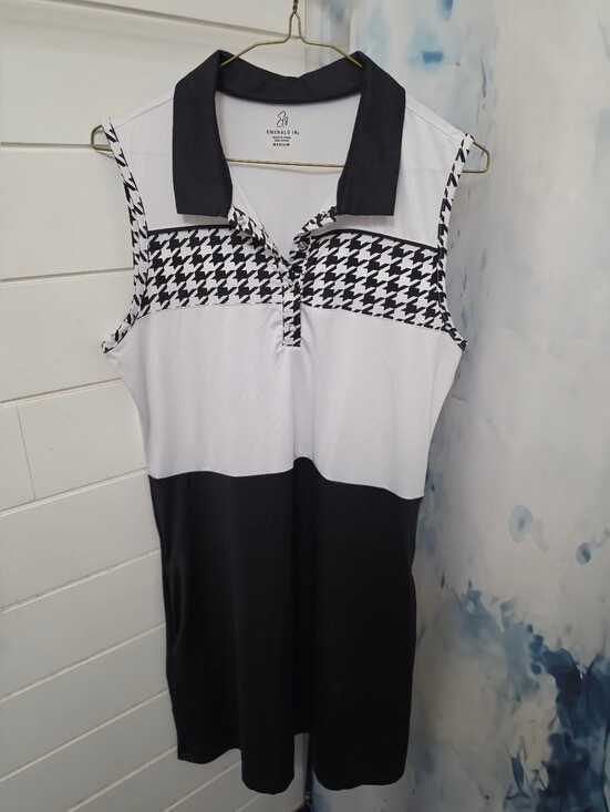 Emerald 18 Dresses & Skirts - Emerald 18 Golf Dress
